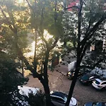 Vintage 2 With Balcony